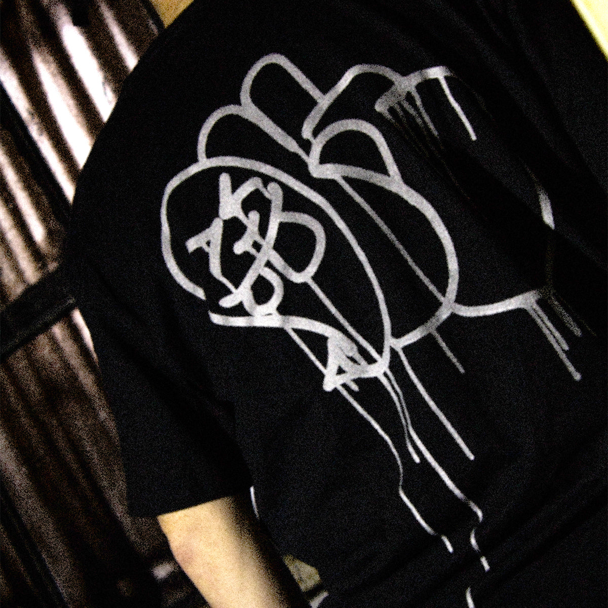 Oker ‘Throw up' tees 3M